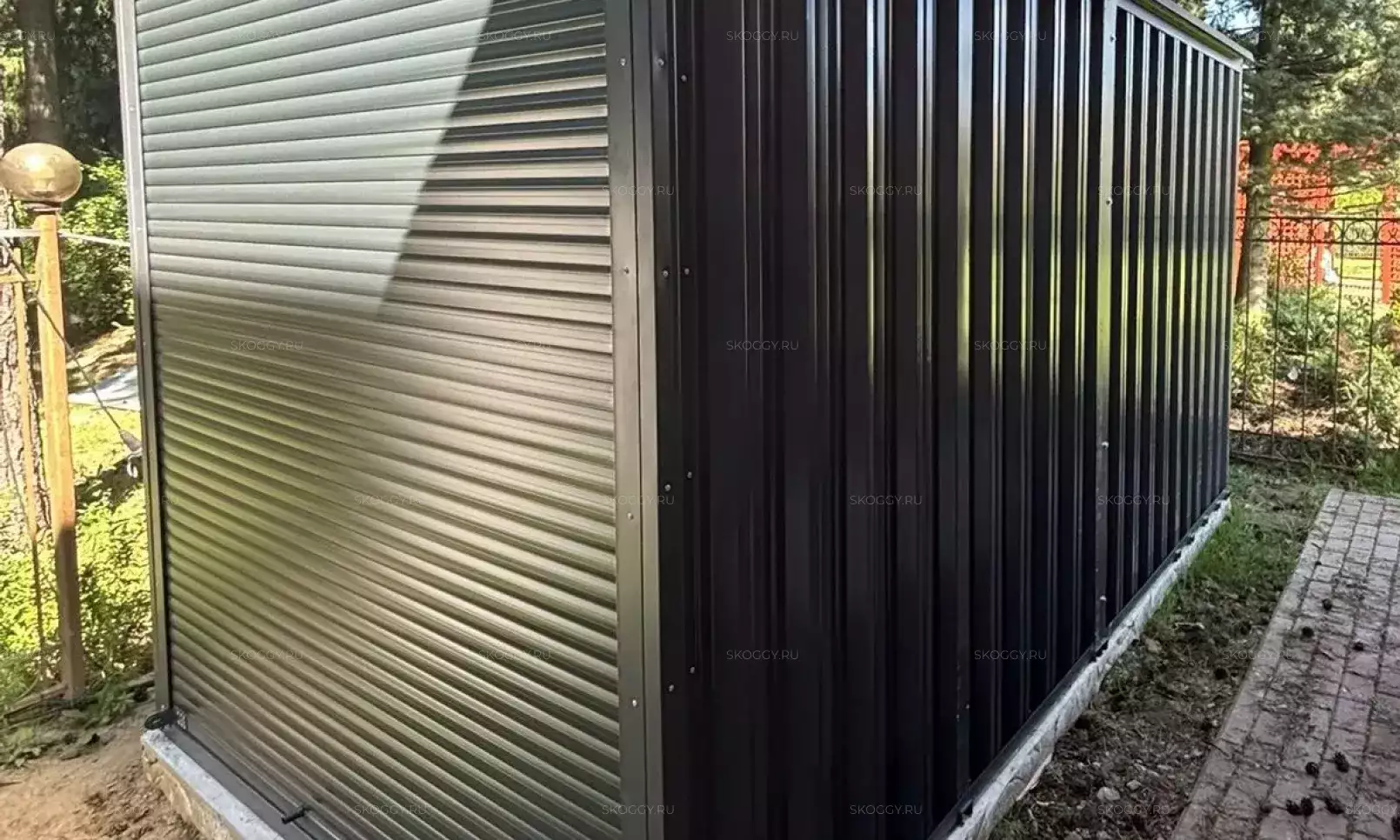 Брутальный хозблок SKOGGY  с роллетой